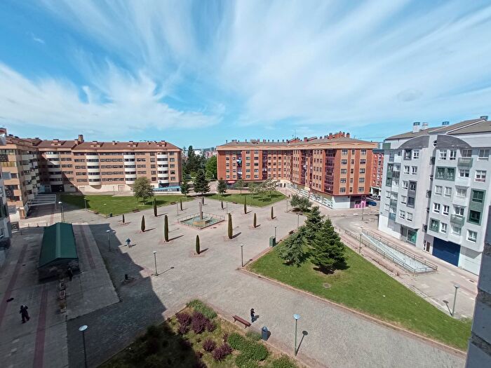 Casas en venta y pisos alquiler - 2