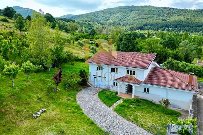Casas en venta y pisos alquiler - 1