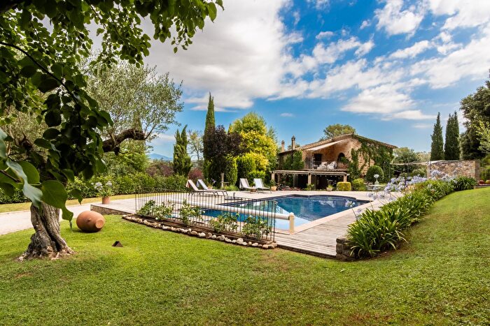 Casa en venta en Esponellà, Girona de 5 habitaciones