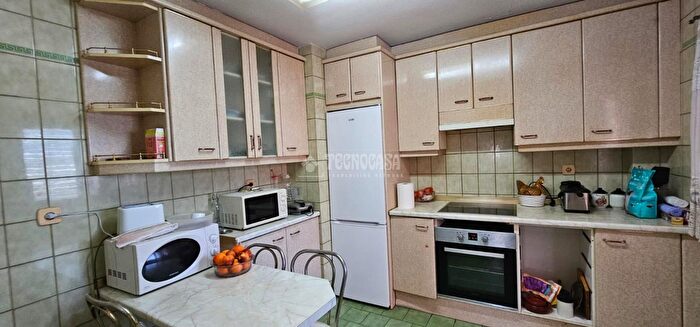 Casas en venta y pisos alquiler - 3