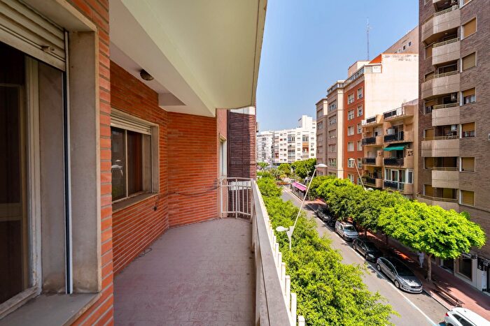 Casas en venta y pisos alquiler - 1