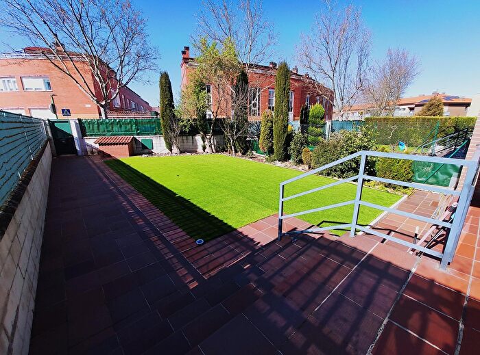 Casas en venta y pisos alquiler - 1
