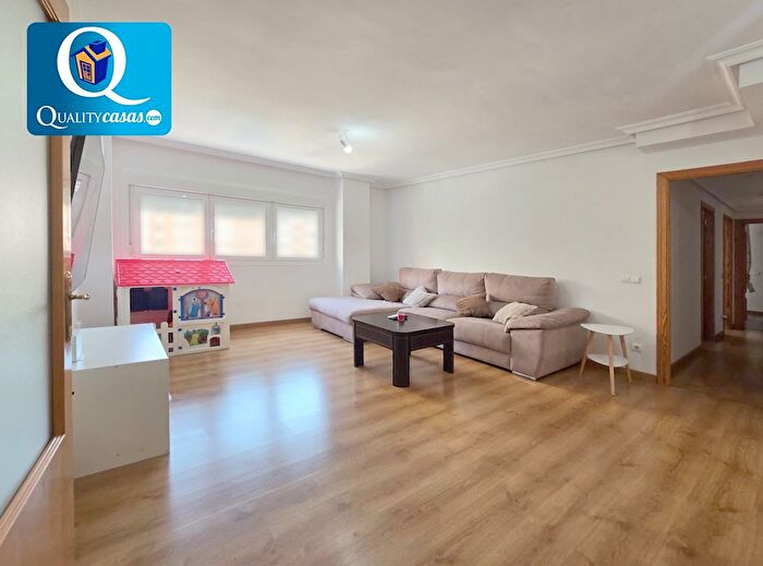Piso en venta en San Blas, Paus Poligono San Blas de 3 habitaciones