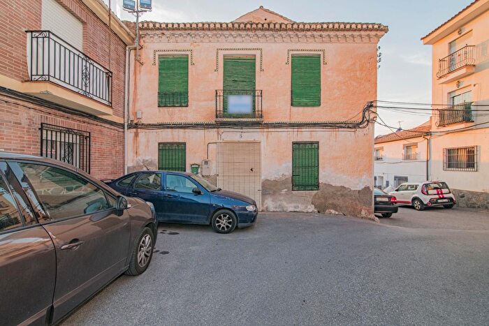 Casas en venta y pisos alquiler - 1