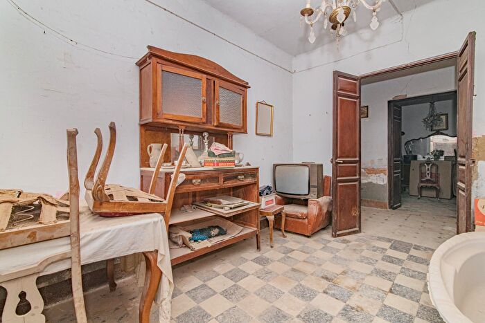 Casas en venta y pisos alquiler - 3