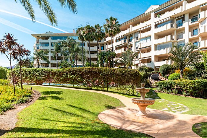 Piso en venta en San Pedro de Alcántara, Guadalmina Alta de 2 habitaciones