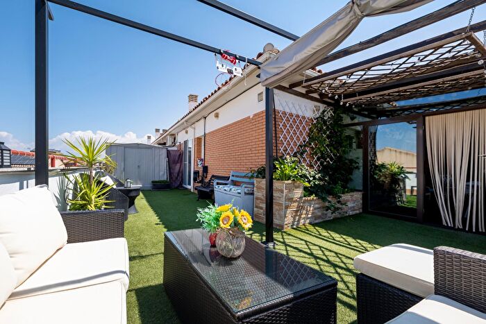 Piso en venta en San Cayetano, Churriana de la Vega de 3 habitaciones