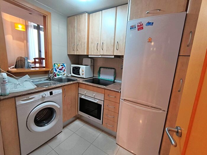 Casas en venta y pisos alquiler - 3