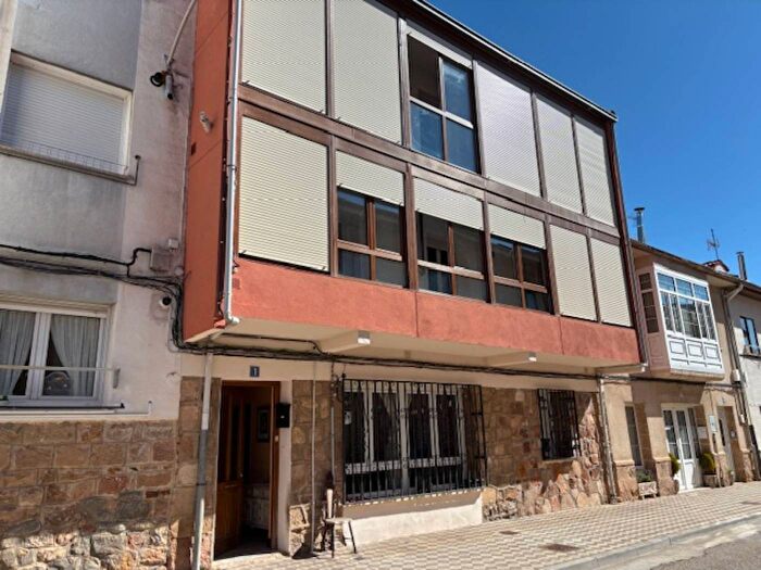 Casas en venta y pisos alquiler - 1