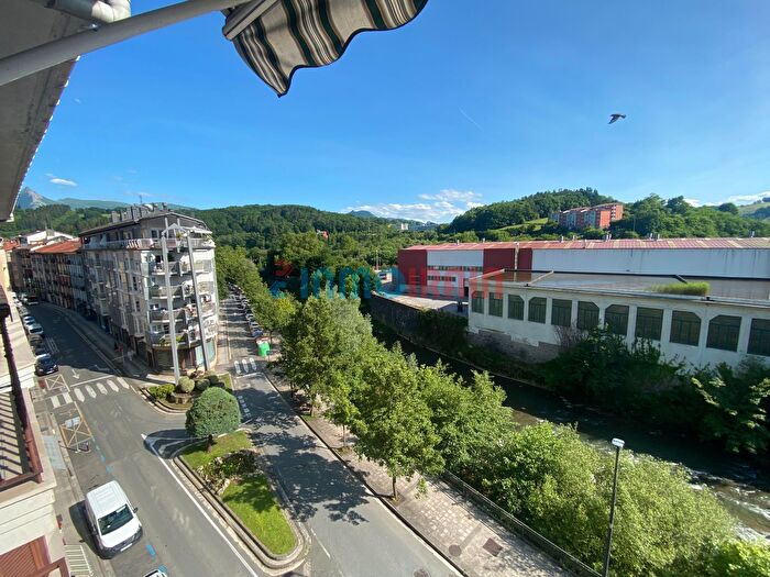 Casas en venta y pisos alquiler - 1