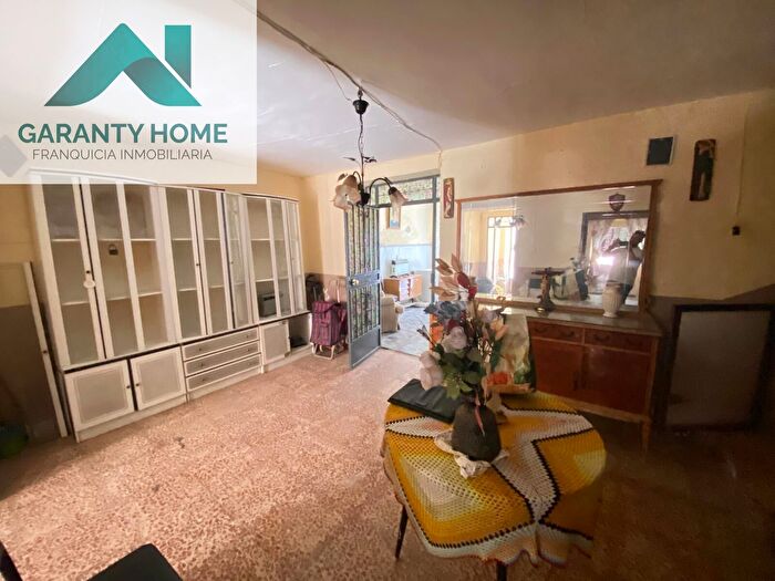 Casas en venta y pisos alquiler - 3