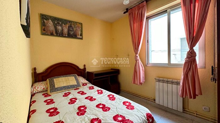 Casas en venta y pisos alquiler - 3