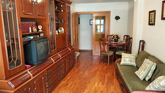 Casas en venta y pisos alquiler - 1