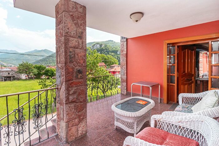 Casas en venta y pisos alquiler - 3