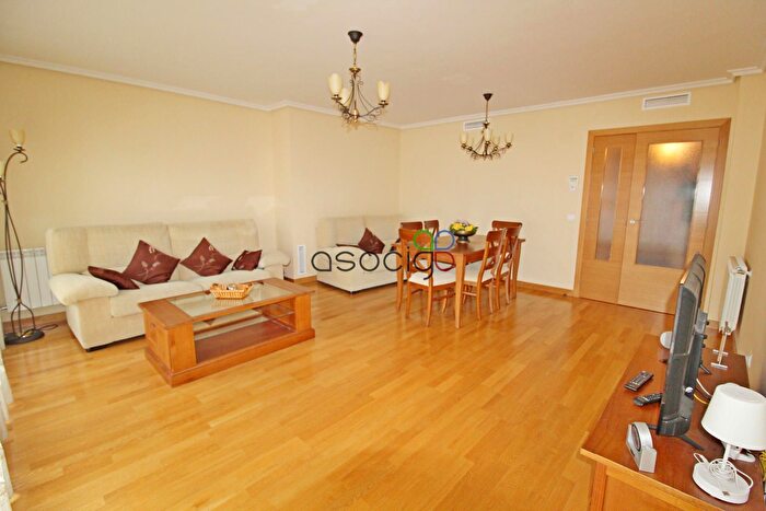 Casas en venta y pisos alquiler - 2