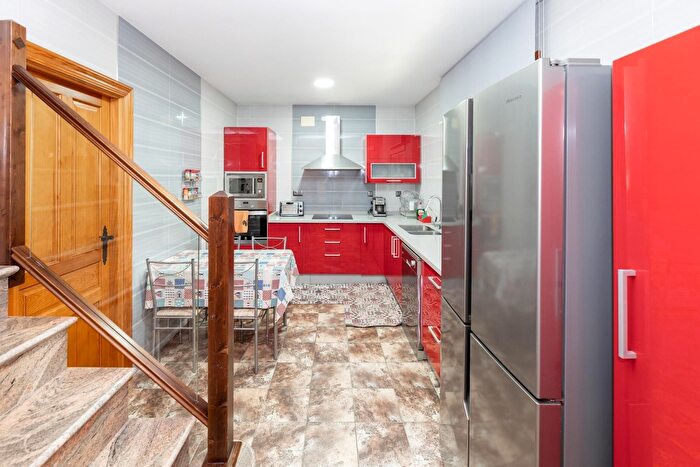 Casas en venta y pisos alquiler - 1