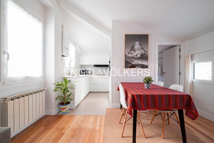 Casas en venta y pisos alquiler - 3