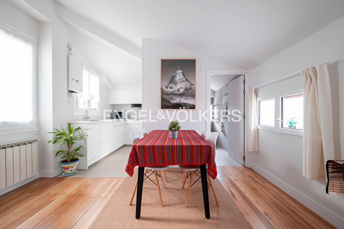 Casas en venta y pisos alquiler - 1