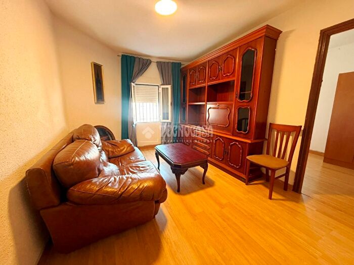 Casas en venta y pisos alquiler - 1