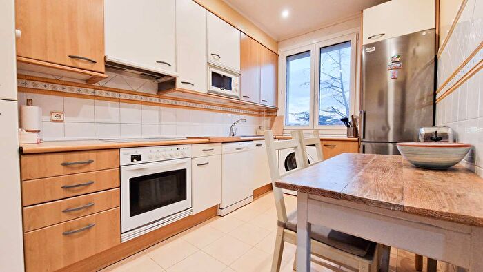 Casas en venta y pisos alquiler - 3