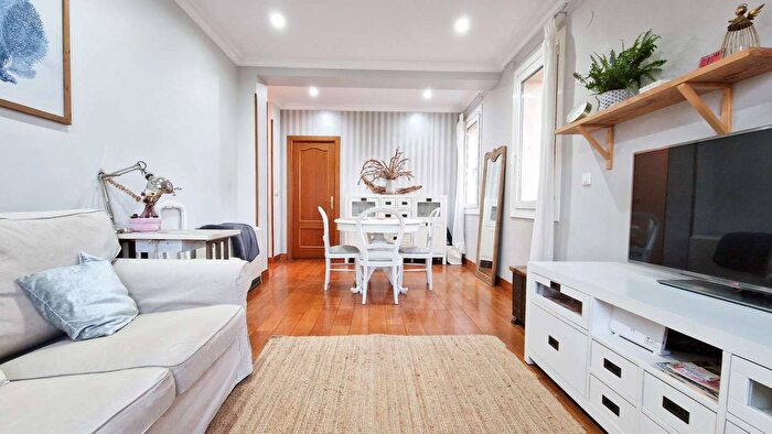 Casas en venta y pisos alquiler - 1