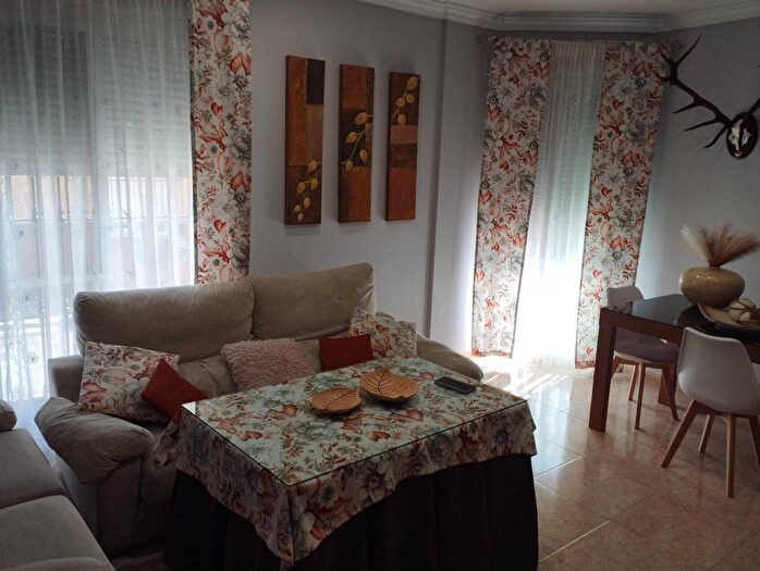Casas en venta y pisos alquiler - 1