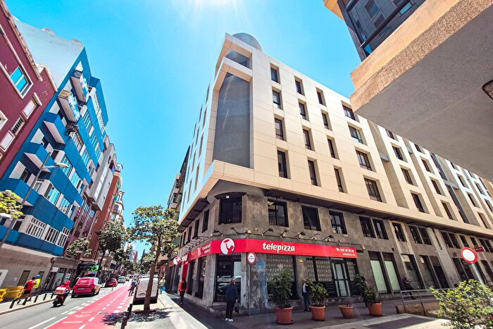 Piso en venta en Centro, Arenales Lugo Avda Marítima de 3 habitaciones