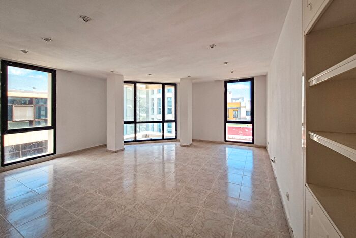 Casas en venta y pisos alquiler - 3