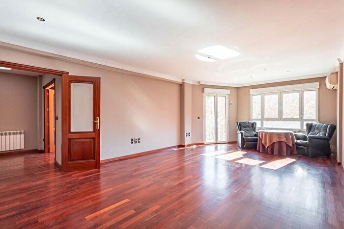 Casas en venta y pisos alquiler - 1