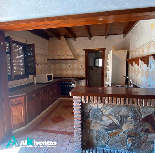 Casas en venta y pisos alquiler - 3