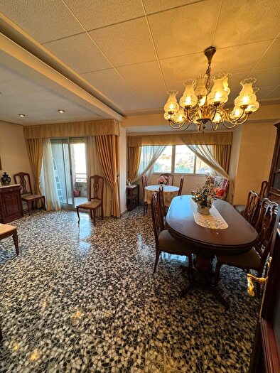 Casas en venta y pisos alquiler - 1