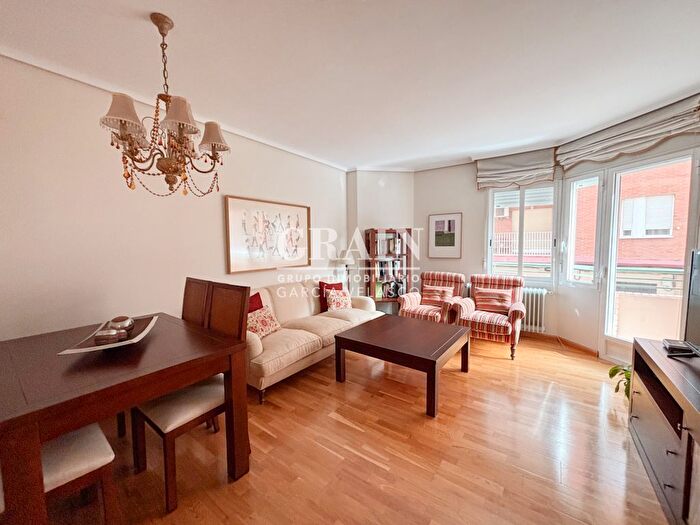 Casas en venta y pisos alquiler - 2