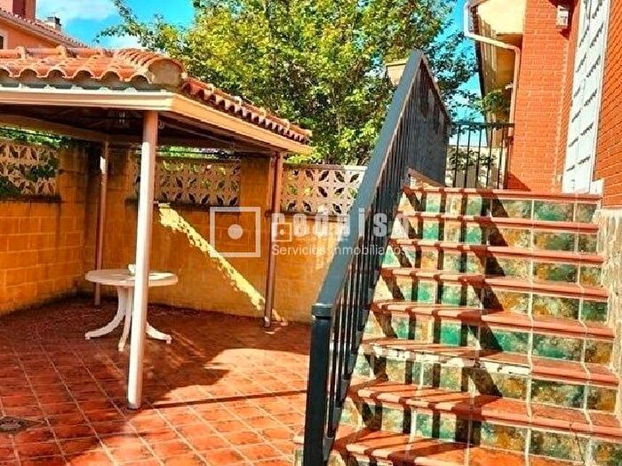 Casa en venta en Torija, Guadalajara de 4 habitaciones