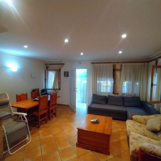 Casas en venta y pisos alquiler - 3