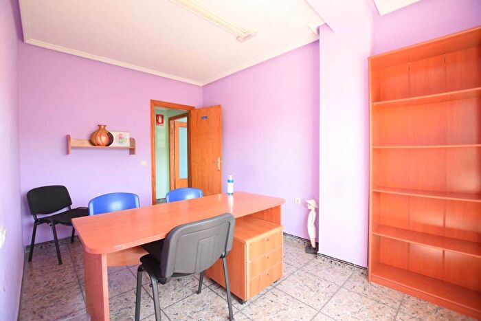 Casas en venta y pisos alquiler - 2