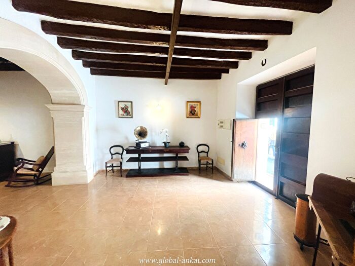 Casas en venta y pisos alquiler - 1