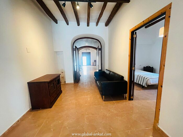 Casas en venta y pisos alquiler - 2