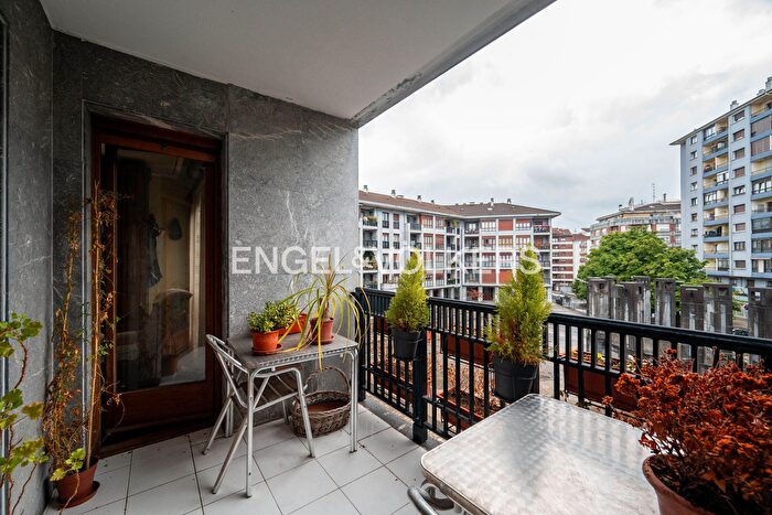 Casas en venta y pisos alquiler - 2