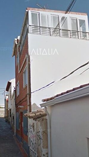 Casas en venta y pisos alquiler - 1