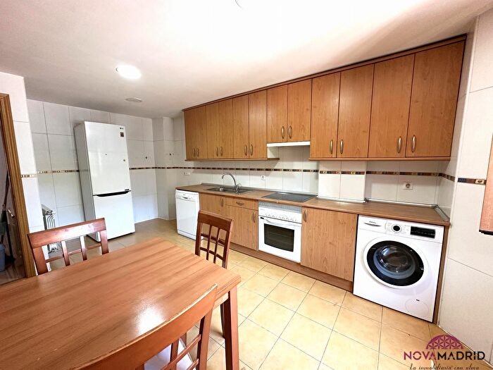 Casas en venta y pisos alquiler - 3
