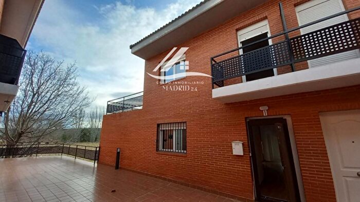 Casas en venta y pisos alquiler - 1