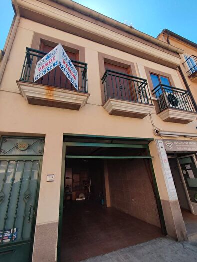 Casas en venta y pisos alquiler - 1