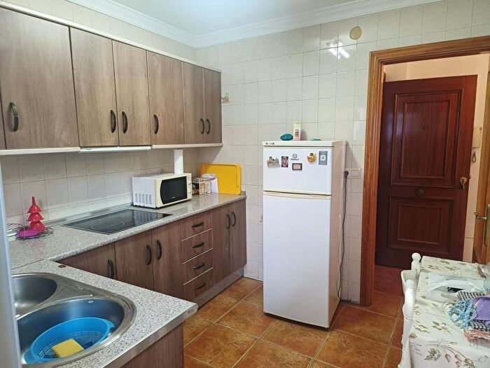 Casas en venta y pisos alquiler - 3