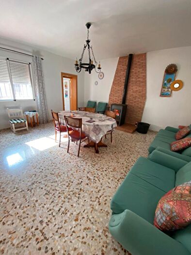 Casa en venta en Sisante, Cuenca de 6 habitaciones