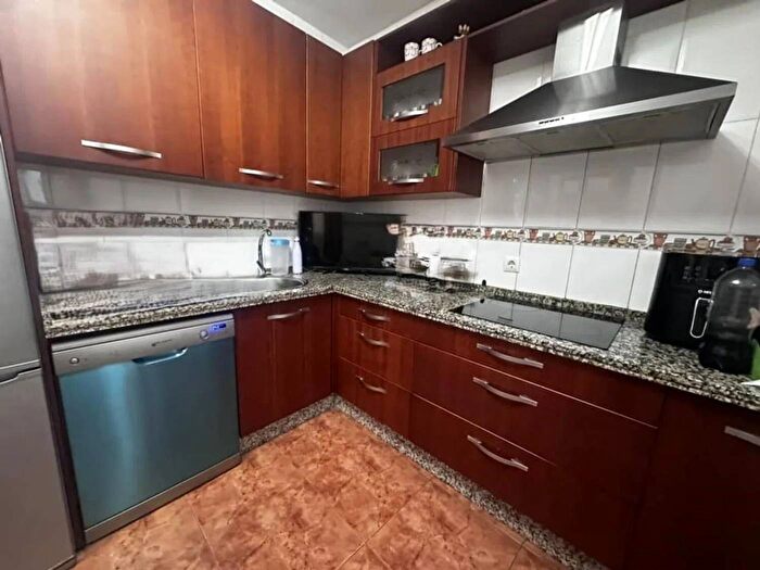 Casas en venta y pisos alquiler - 3