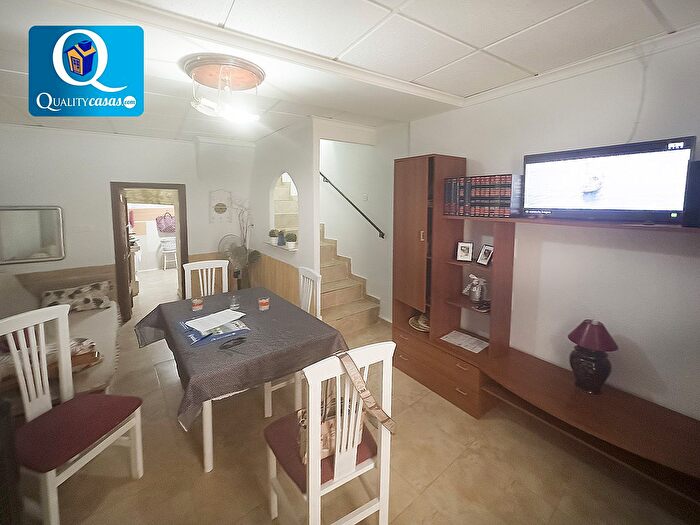 Casas en venta y pisos alquiler - 1