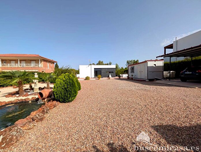 Casas en venta y pisos alquiler - 3