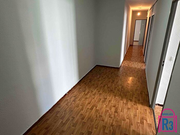 Casas en venta y pisos alquiler - 3
