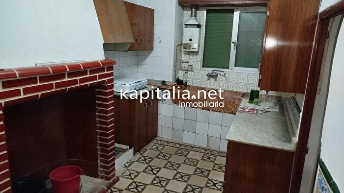 Casas en venta y pisos alquiler - 1