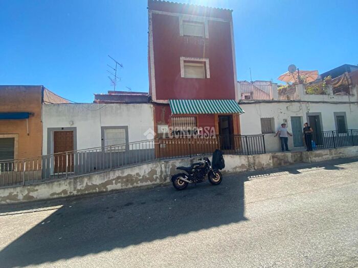 Casas en venta y pisos alquiler - 1